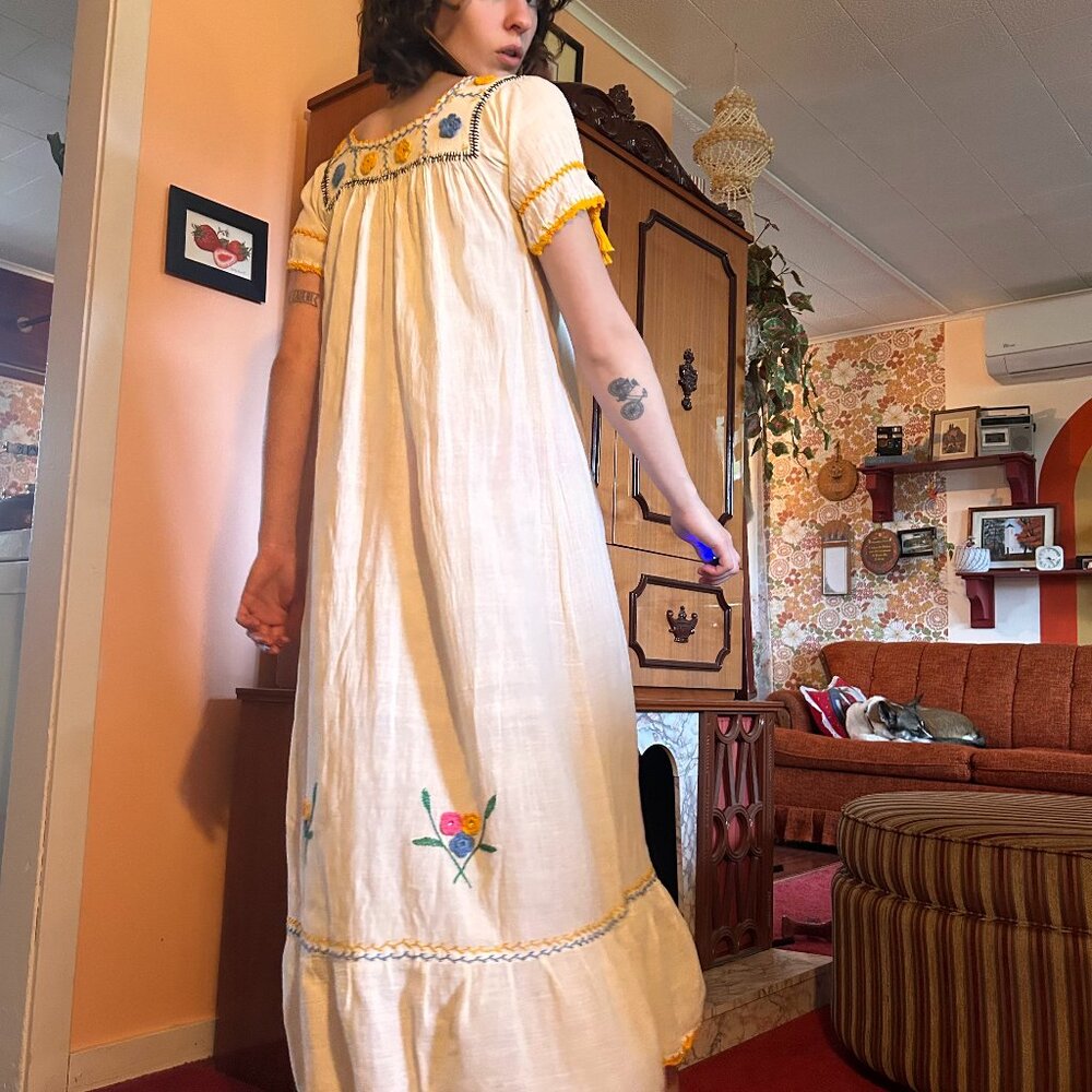 1960s Hippie Hand embroidered crochet edge polycotton Prairie scandinavian maxi - Picture 4 of 14
